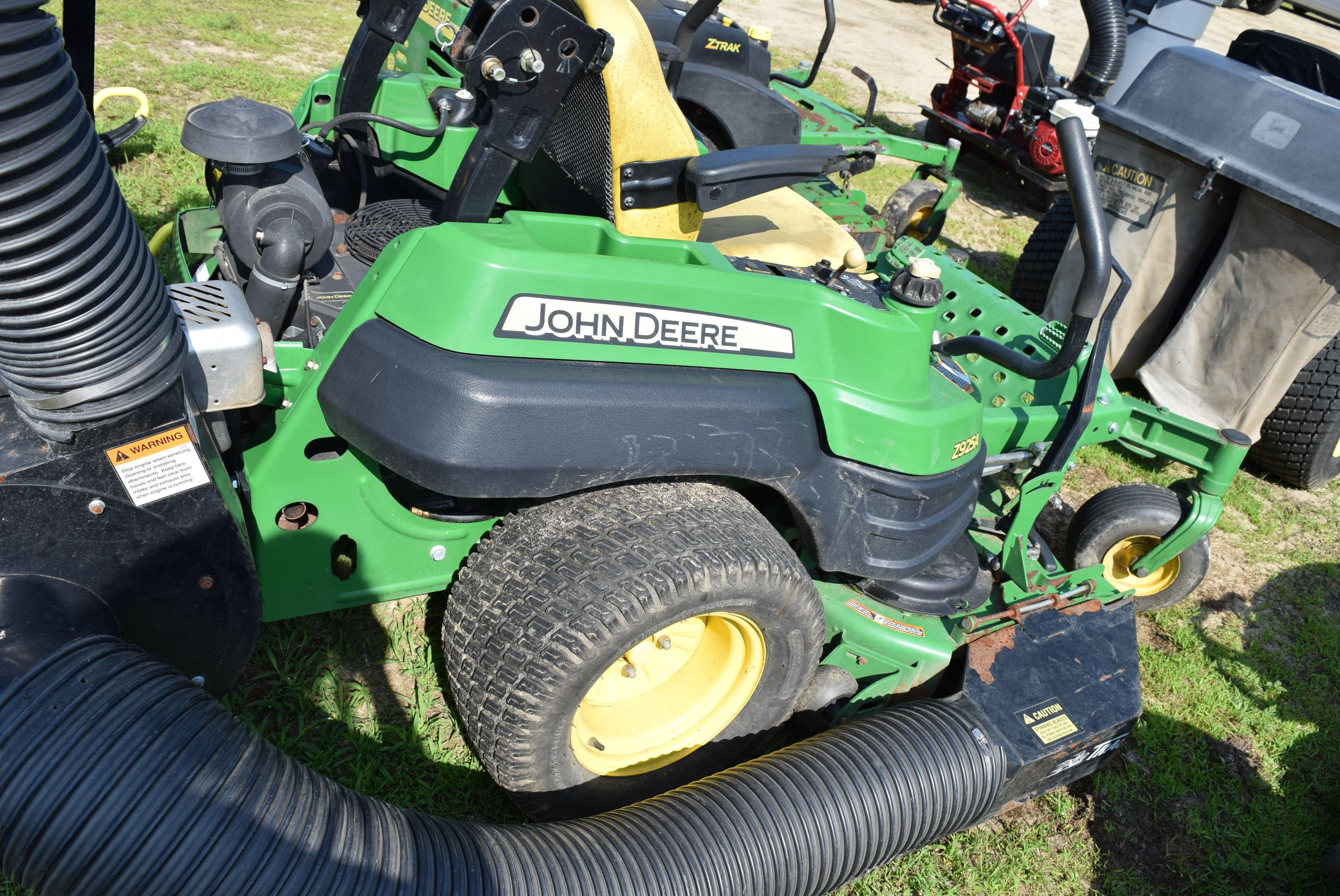 John Deere ZTRAK PRO Z925A Zero Turn