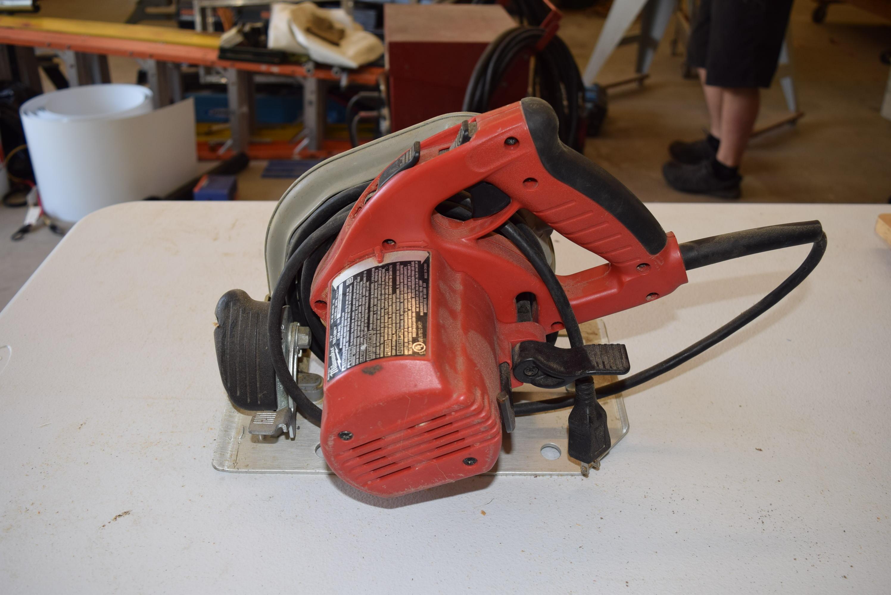 Milwaukee 7 1/4 Inch Tilt-Lok Adjustable Handle Circular Saw