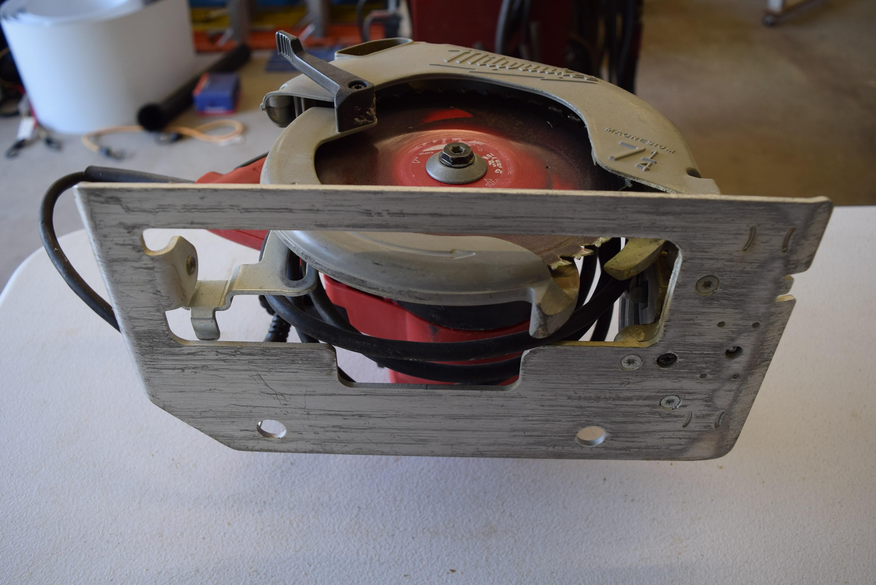Milwaukee 7 1/4 Inch Tilt-Lok Adjustable Handle Circular Saw