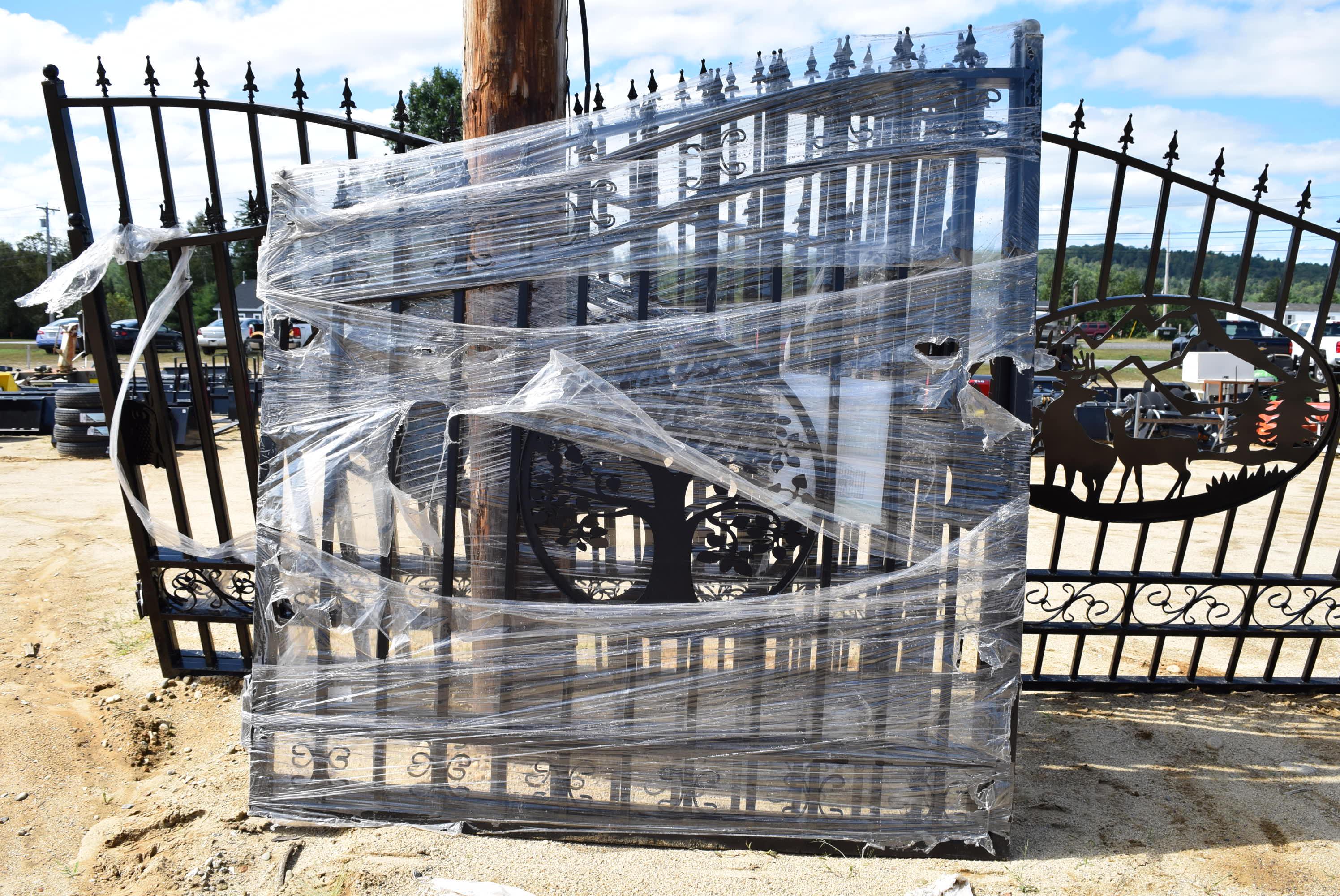 Wrought Iron 14ft Bi Parting Gate with Tree Design