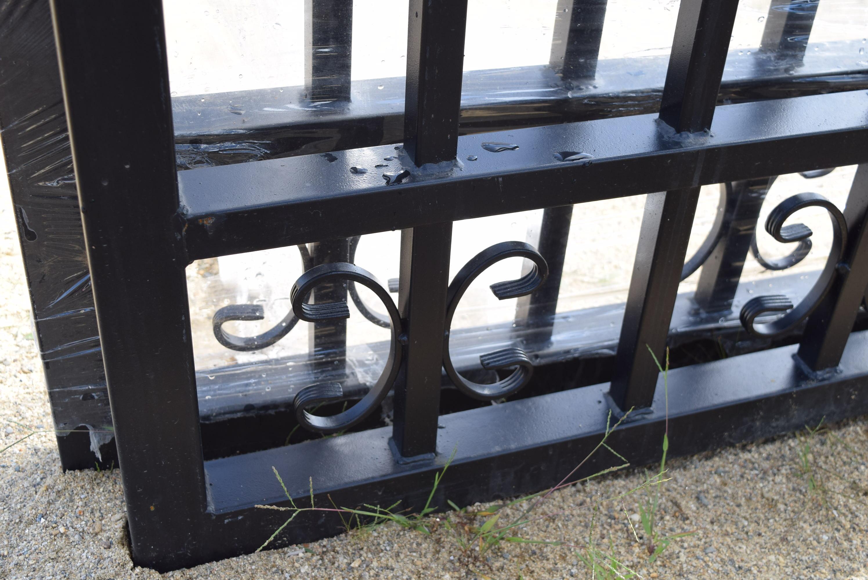 Wrought Iron 14ft Bi Parting Gate with Tree Design