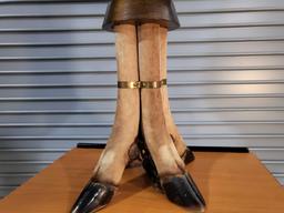 KUDU FEET LAMP