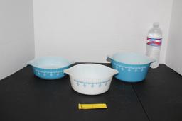 Pyrex Baking Blue & White Snowflake Garland Round Dishes