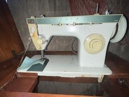 Singer 242 Sewing Machine & Cabinet