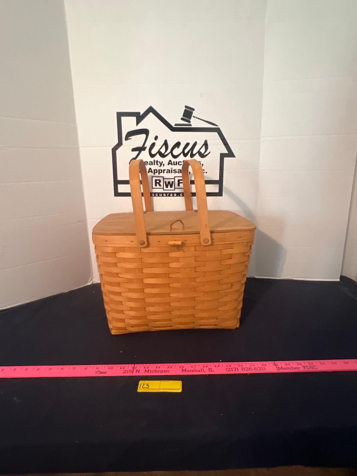 1997 Longaberger Picnic Basket