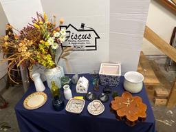 Vases, flower pots, Wood Clock, Pottery Plate