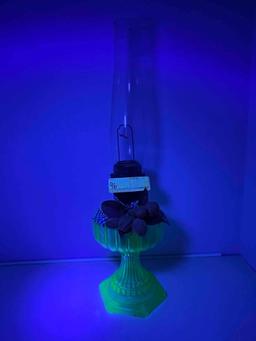 Aladdin Uranium Glass Oil Lamp