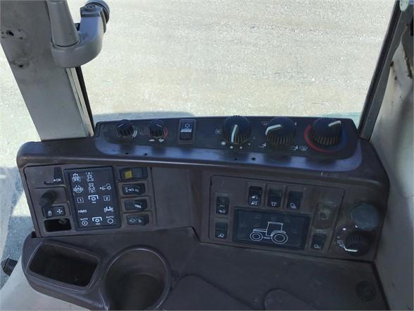 2006 JOHN DEERE 7220 28224