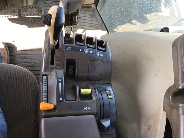 2006 JOHN DEERE 7220 28224
