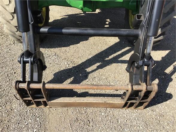 2006 JOHN DEERE 7220 28224