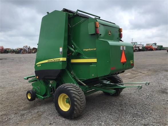 2010 JOHN DEERE 854 28601