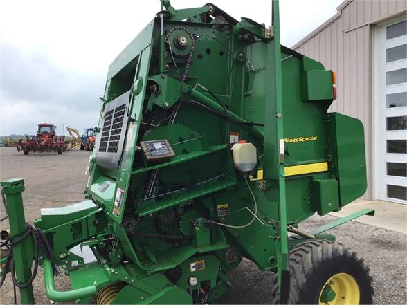 2010 JOHN DEERE 854 28601