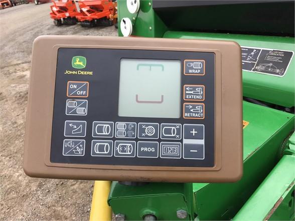 2010 JOHN DEERE 854 28601