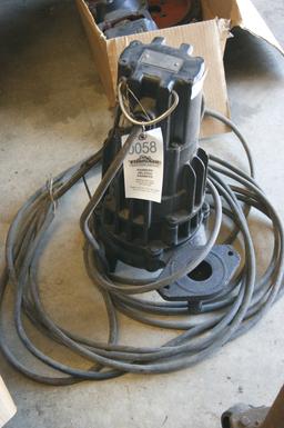 Submersible suck pump