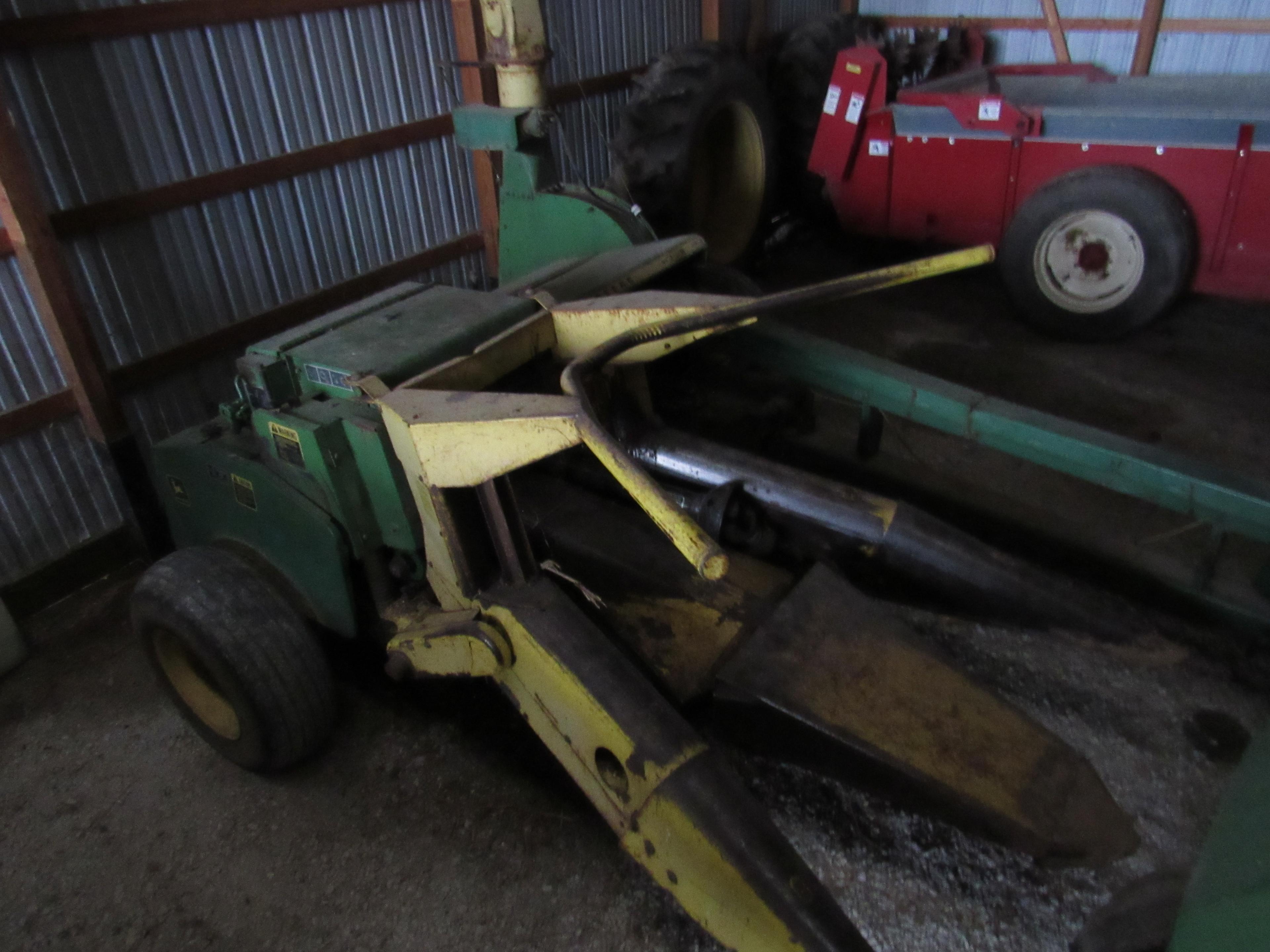 JD 3960 silage chopper
