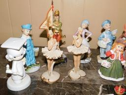 1 Lot of 14 Figurines