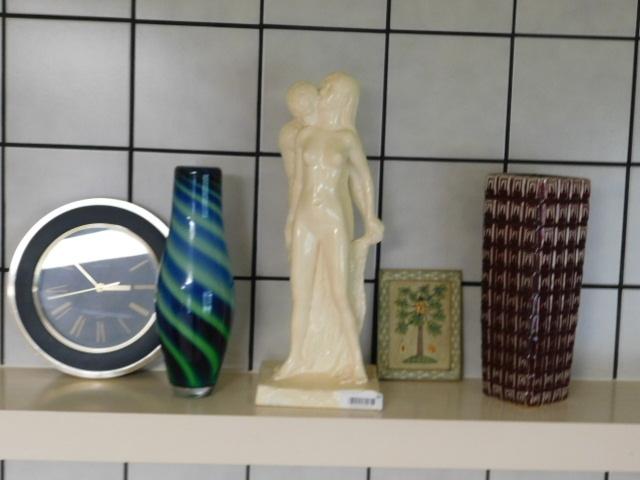 Man/Women Figurine, Swirled Vase, Flower Vase, Clock