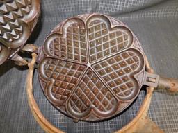 ALFRED ANDERSON & CO. CAST IRON HEART SHAPED WAFFLE IRON