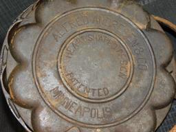 ALFRED ANDERSON & CO. CAST IRON HEART SHAPED WAFFLE IRON
