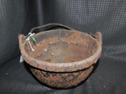 CAST IRON NO. 8 POT, NO MARKINGS