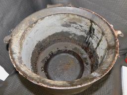 ERIE NO. 8 CAST IRON POT #821
