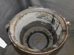 ERIE NO. 8 CAST IRON POT #821