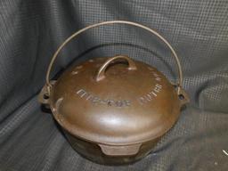 GRISWOLD CAST IRON TITE-TOP DUTCH OVEN NO. 8 WITH TRIVET NO. 8, #206 WITH GRISWOLD CAST IRON TOP NO.
