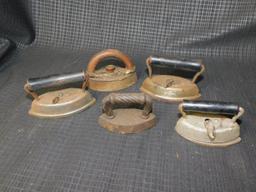 5 MINIATURE SAMPLE SADD IRON