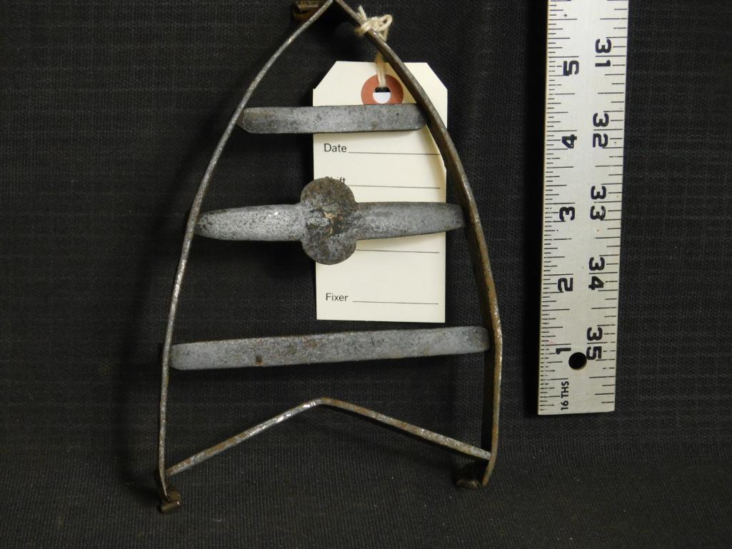 CAST IRON TRIVET