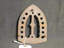 CAST IRON TRIVET
