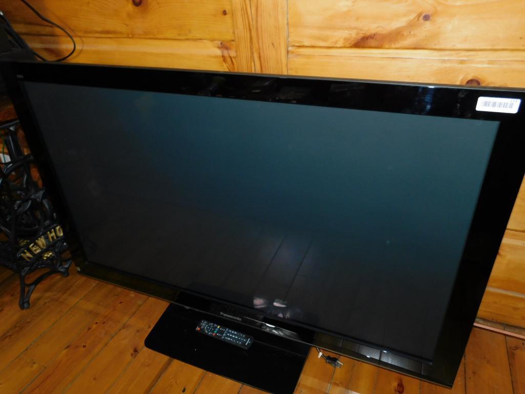 PANASONIC FLAT SCREEN TV, 58" DIAGONAL