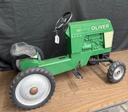 ERTL Oliver Pedal Tractor