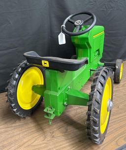 ERTL John Deere 7600 Pedal Tractor