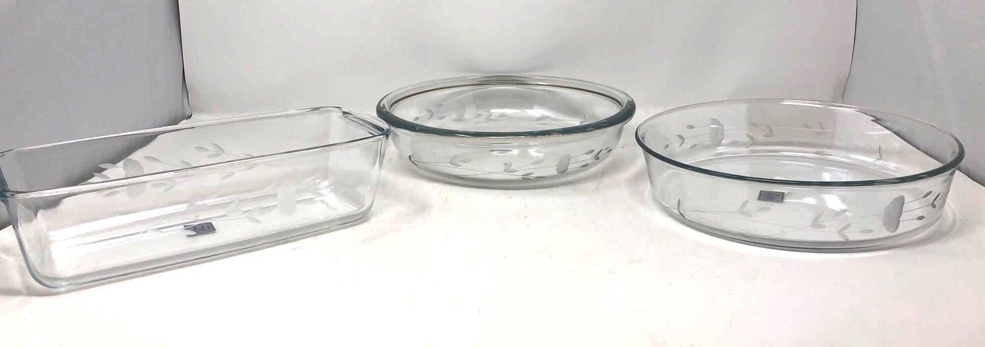 Product Information Height: 4 3/4 in Width: 3 3/4 in Special Characteristics: 12 OZ Crafted in Chin