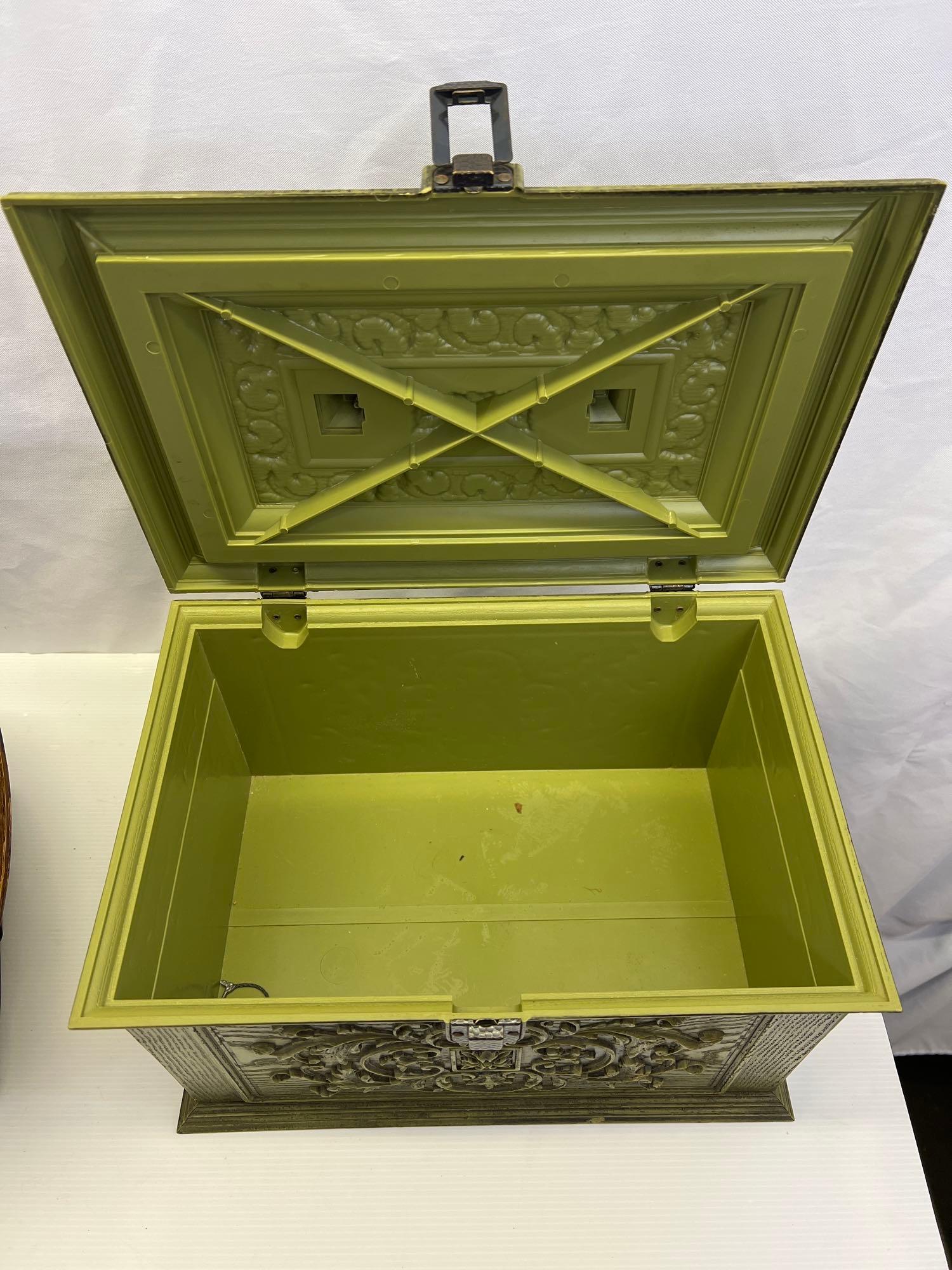 Picnic Basket with Swing Handles, Lid and Eagle Emblem and Green Plastic Lidded Box