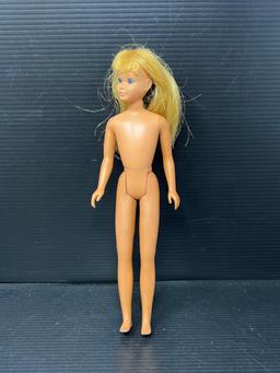 6 Dolls Including 4 Barbie Type
