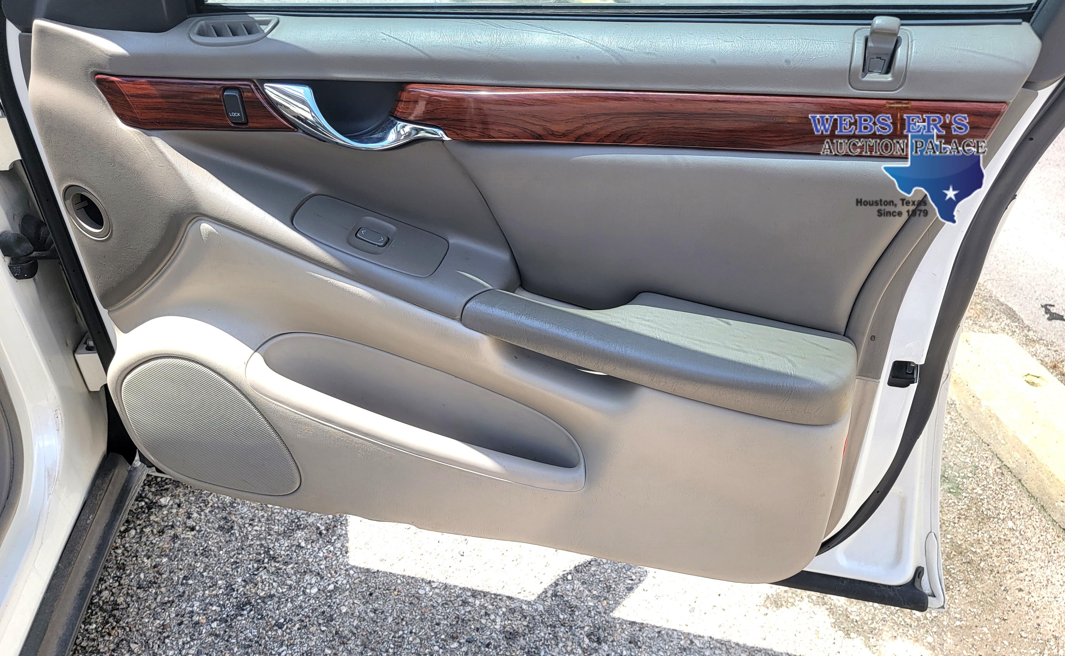 2000 CADILLAC DEVILLE