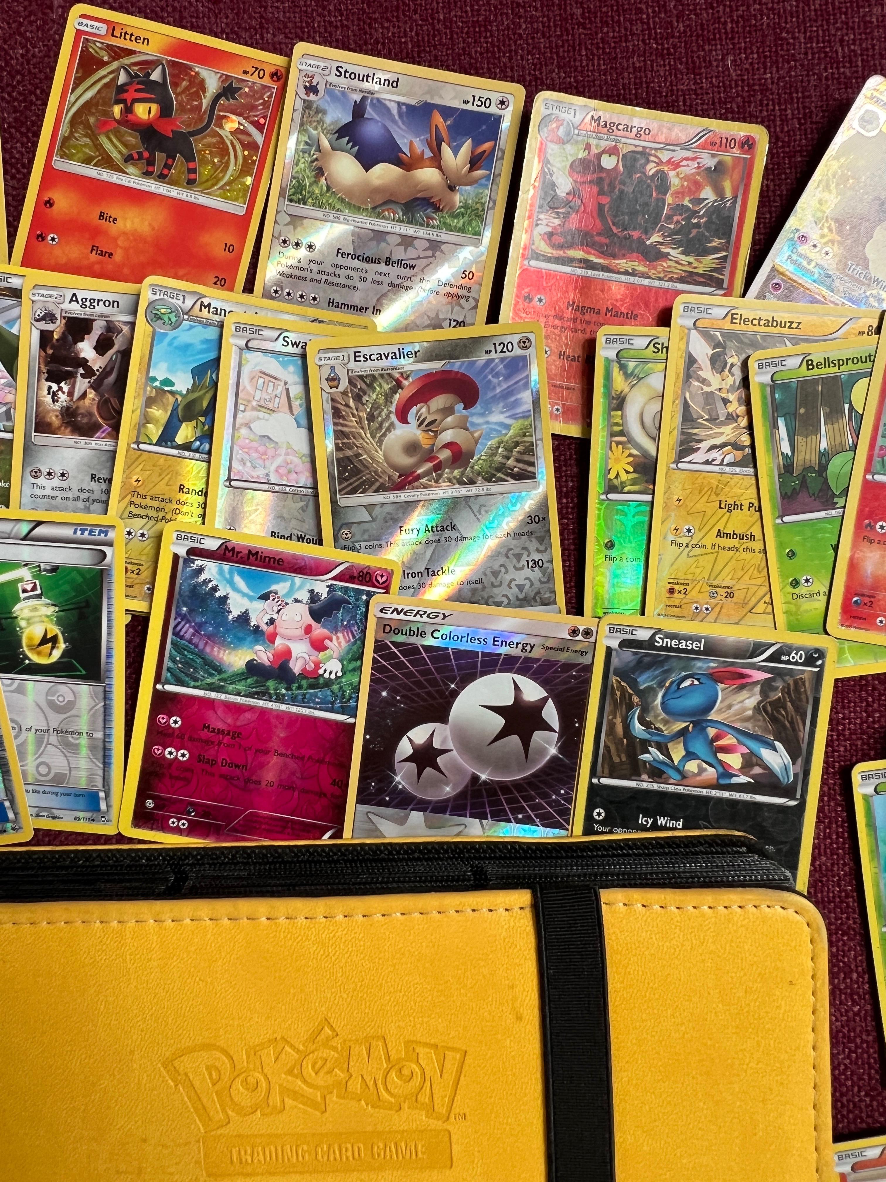 LARGE LOT OF POKEMON CARDS - 2 BINDERS