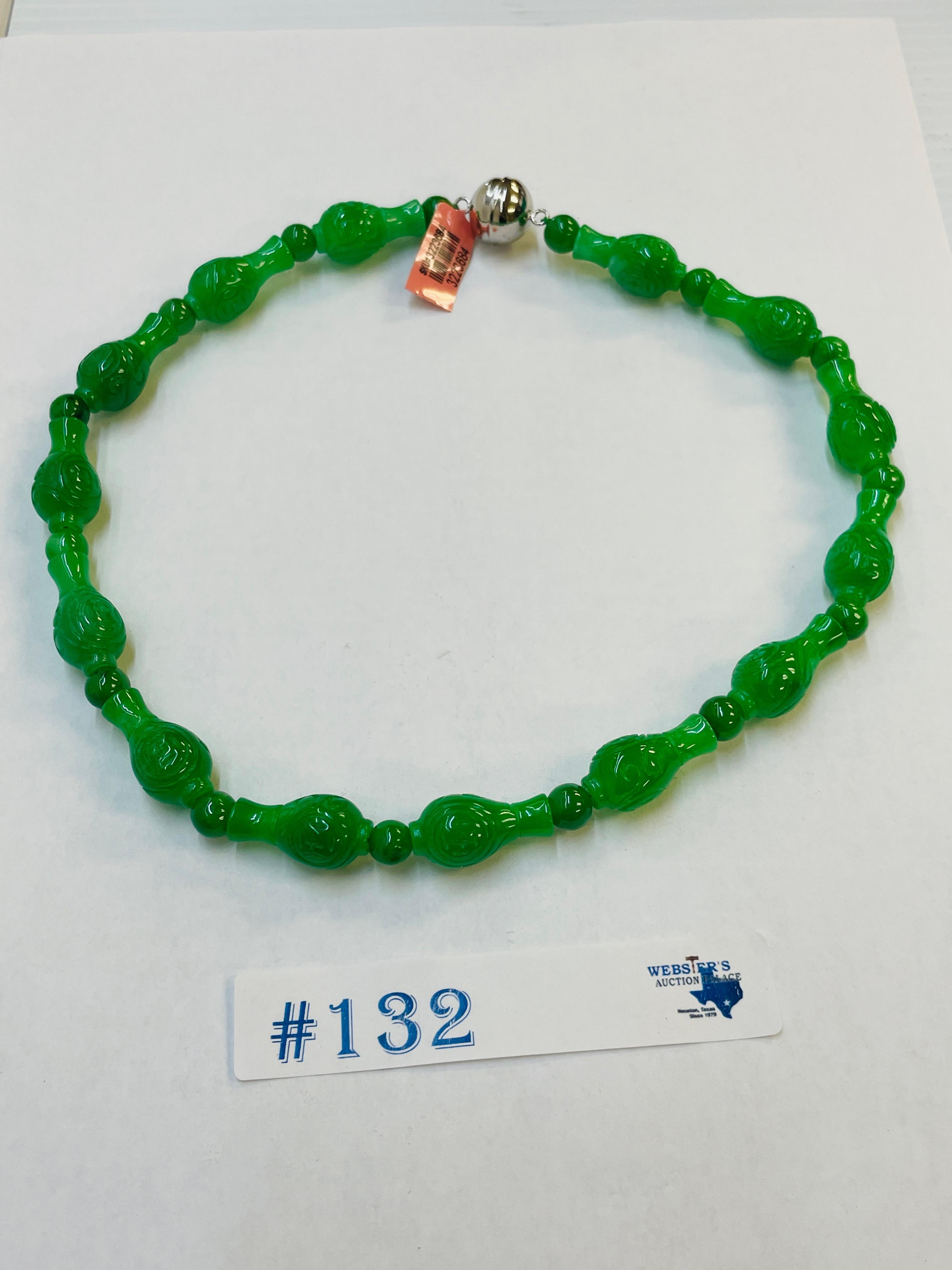 JADE NECKLACE WITH MAGNETIC CLASP