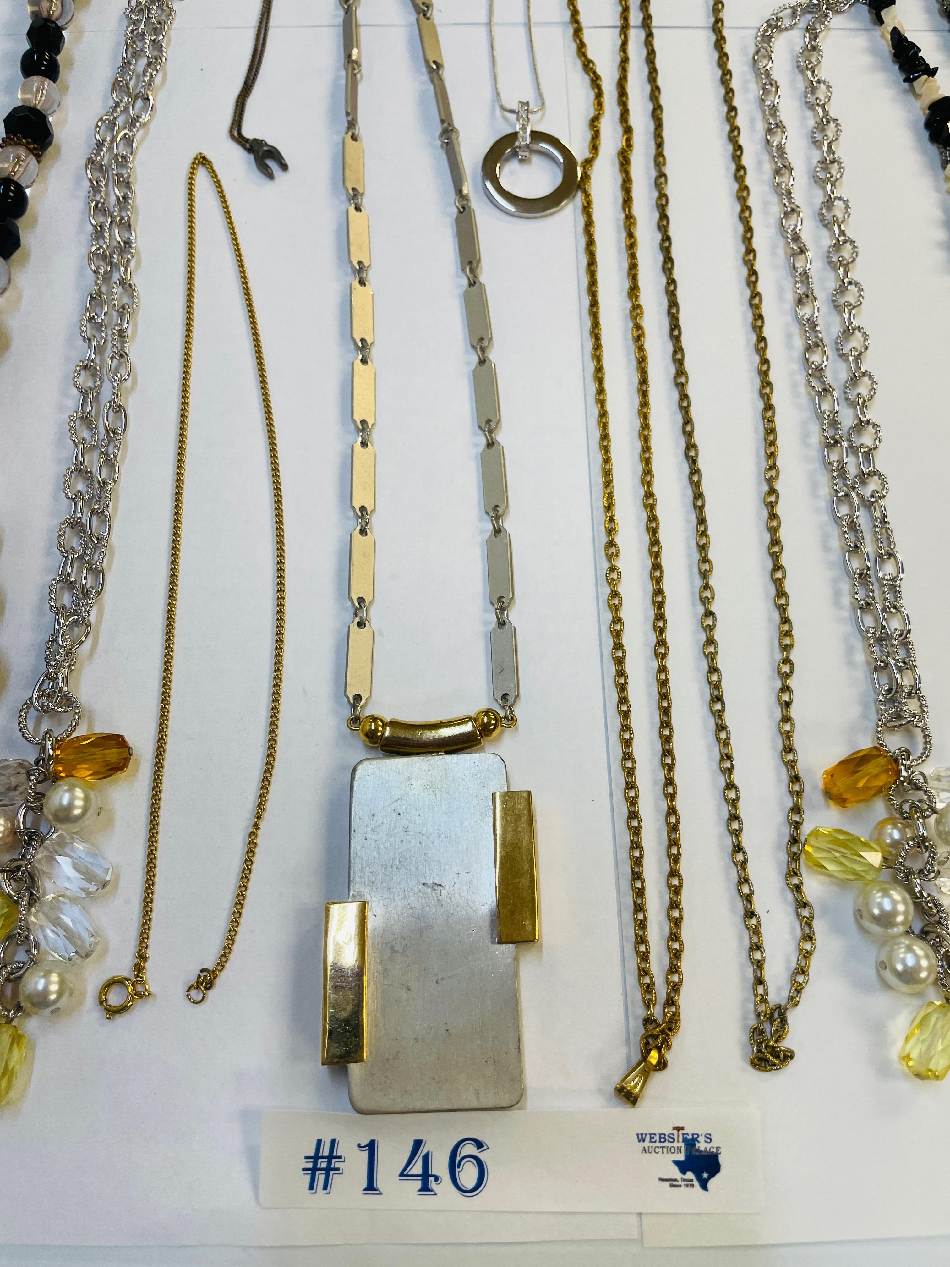 LOT OF VINTAGE FASHION JEWELRY