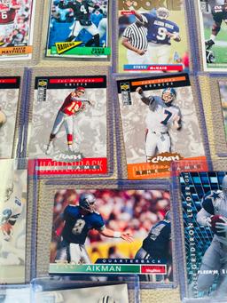 LOT OF 35PC FOOTBALL CARDS