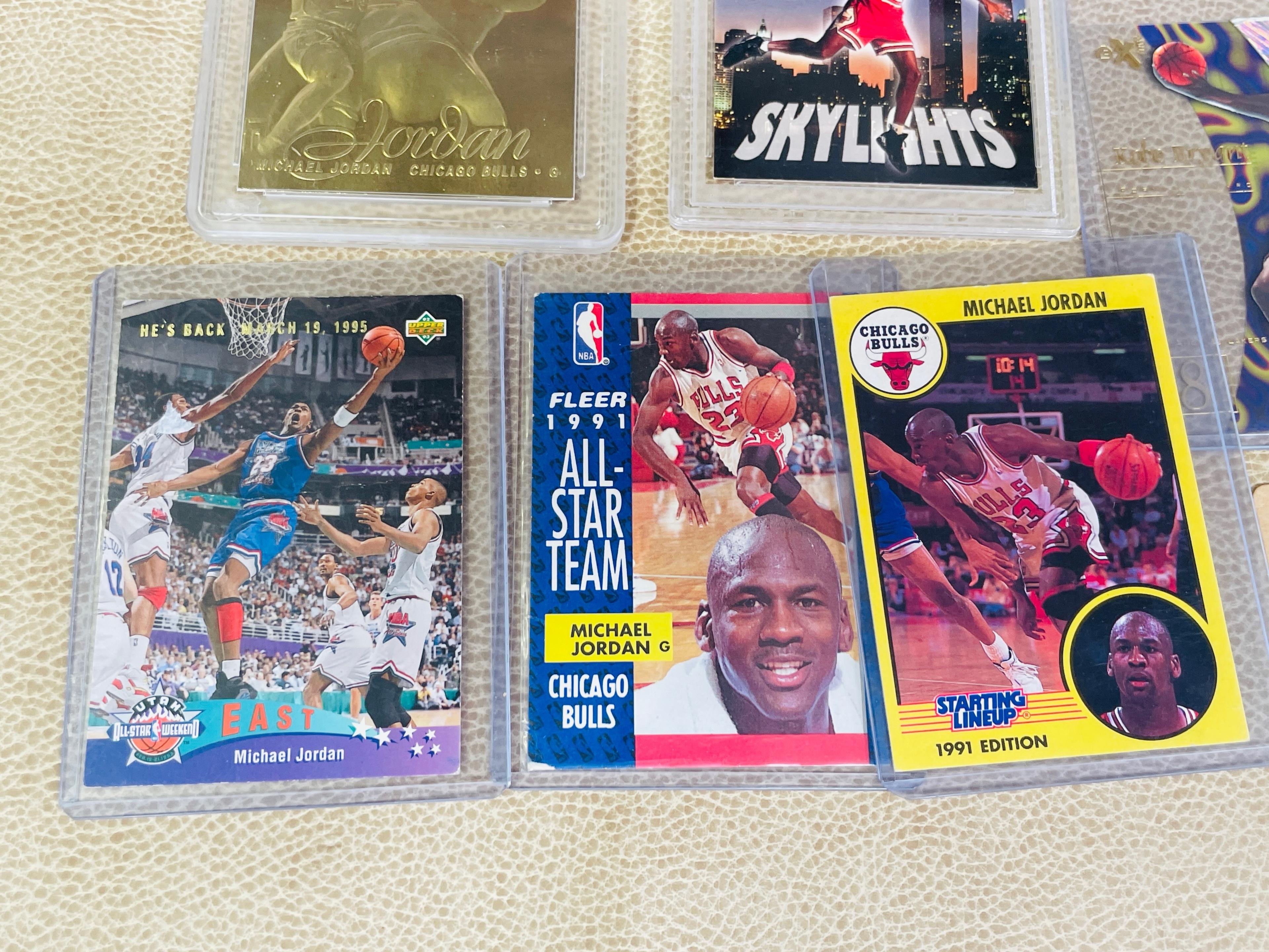 LOT OF 12PC MICHAEL JORDAN BASKETBALL CARDS AND WATCH