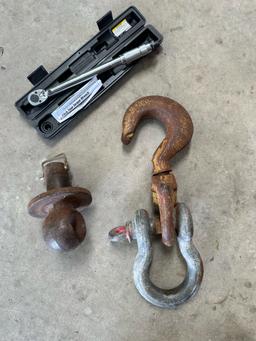 TORQUE WRENCH AND HITCHES