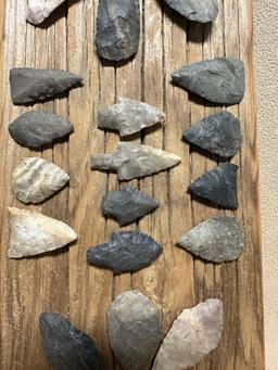 (2) ARROWHEAD DISPLAYS