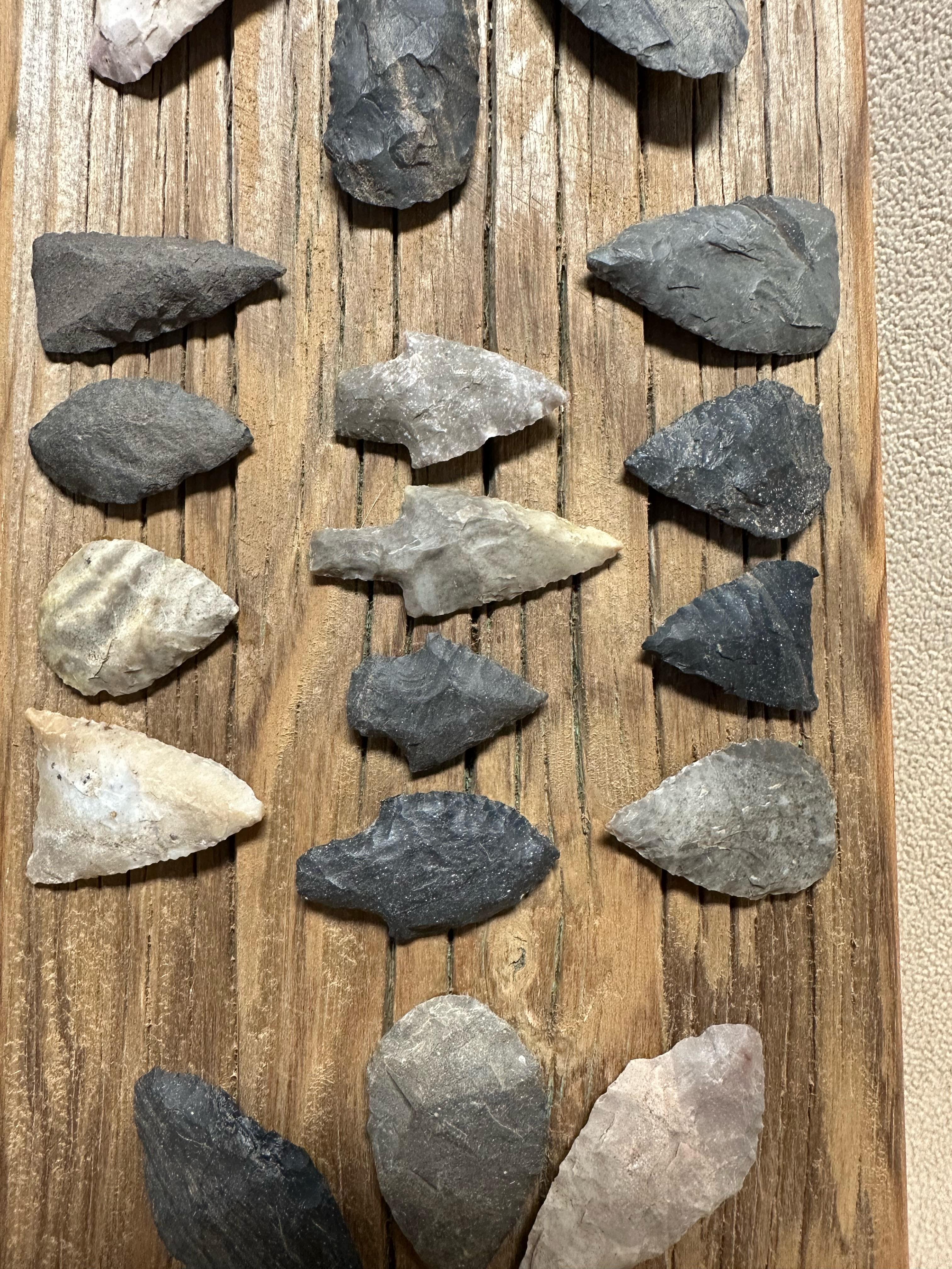 (2) ARROWHEAD DISPLAYS