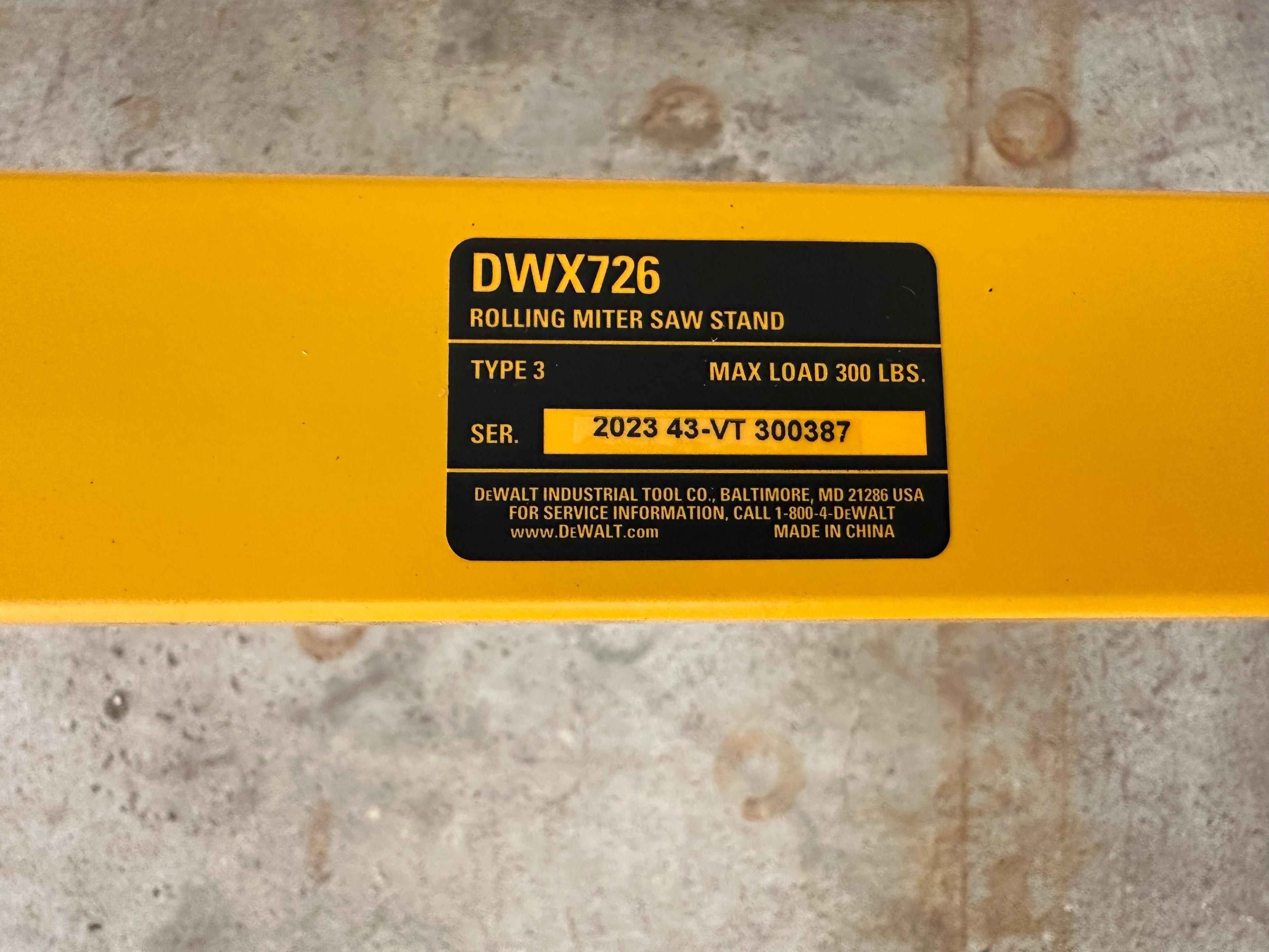 DEWALT ROLLING MITER SAW STAND