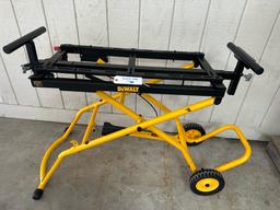 DEWALT ROLLING MITER SAW STAND
