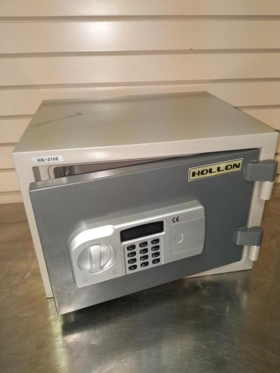 Hollon Digital safe with combination and works well