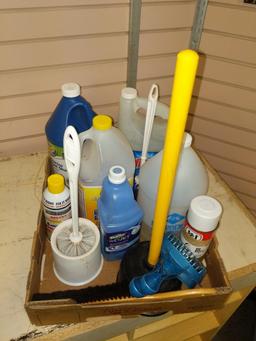 Miscellaneous cleaning and bathroom supplies