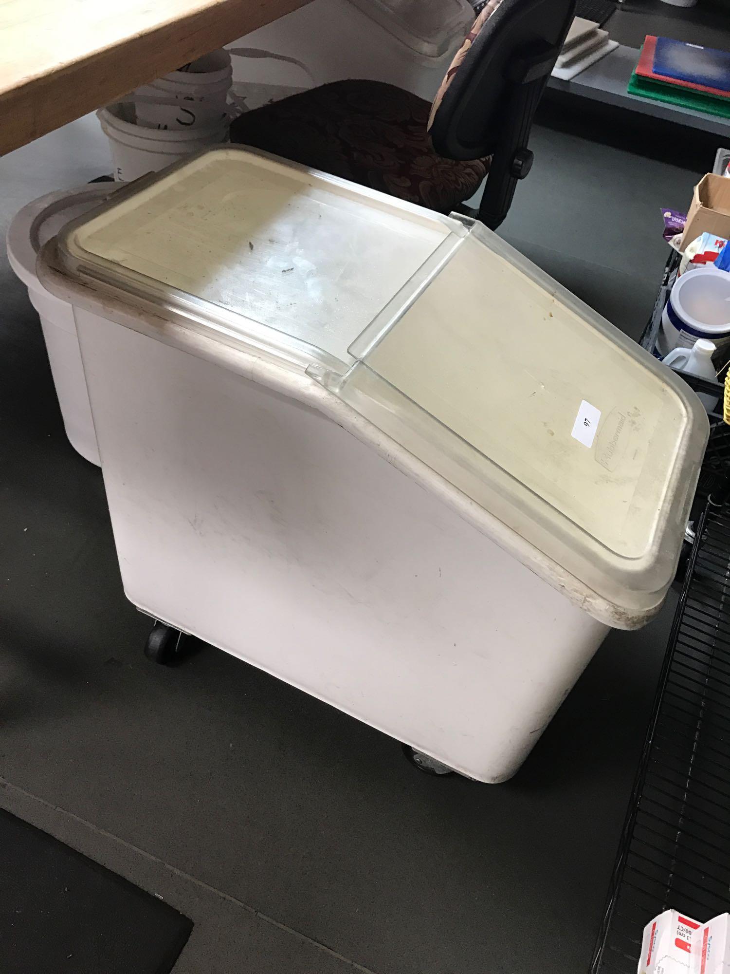 Rubbermaid Flour Bin on Casters